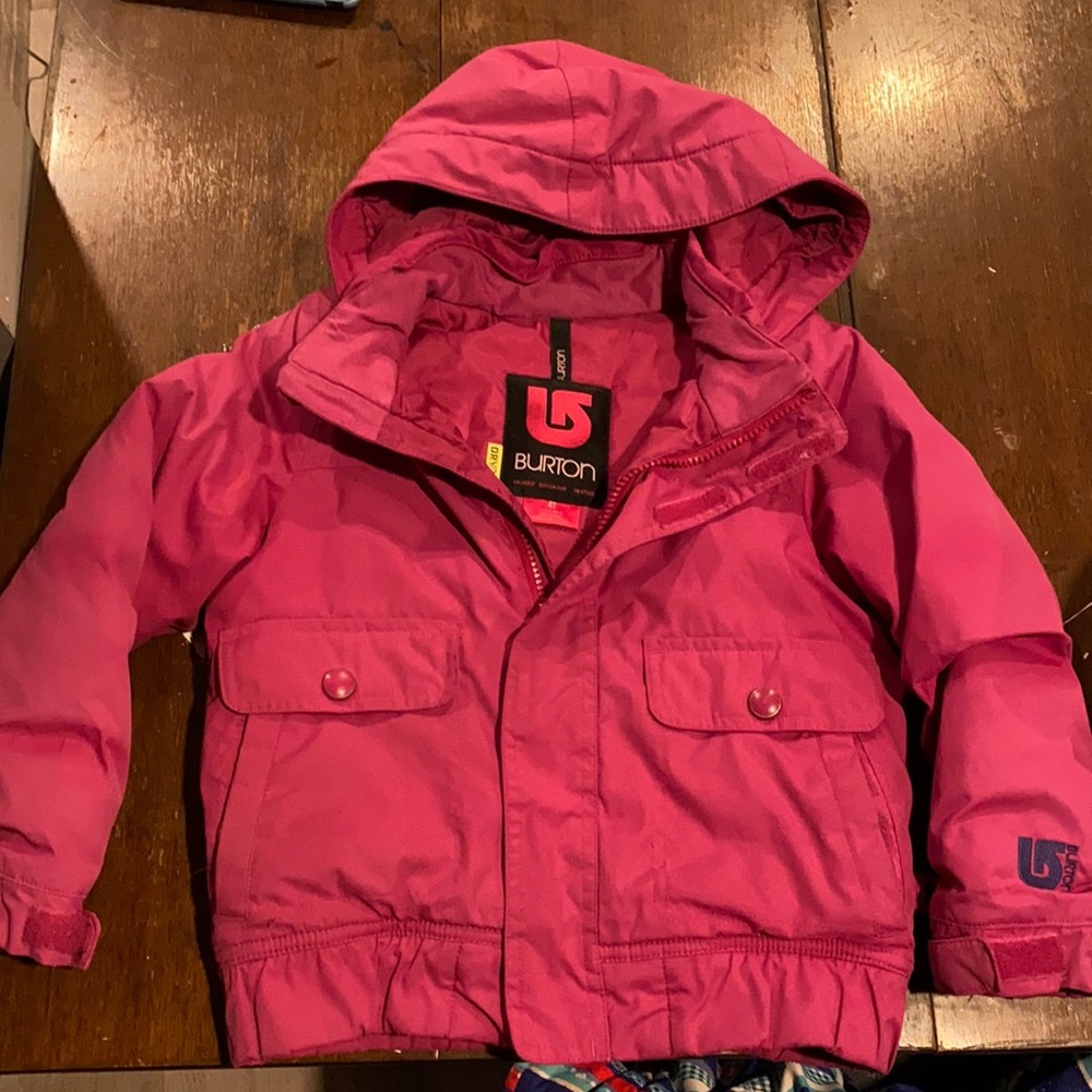 Girls size 4 Burton winter jacket and brand new Ripzone mits